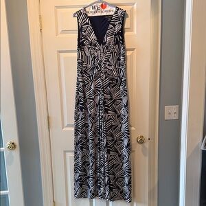 Jessica Howard Black and White Patterned Maxi Dress